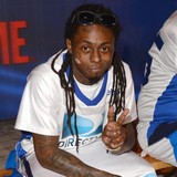 Lil-Wayne-squashes-American-flag