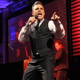 Robbie Williams: I'd take drugs with daughter