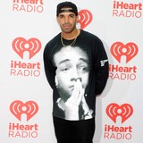 Drake 'asks Rihanna to move in'