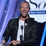 Chris Martin 'confident without wedding ring'