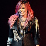 Lovato feels pop star pressure