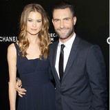 Levine 'books Nicks for wedding'
