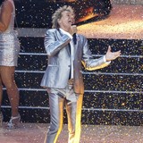 Rod Stewart strips off
