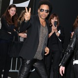 Lenny Kravitz: Mom's still with me