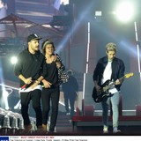 One Direction 'feel like scumbags'