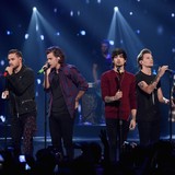 1D win big at EMAs