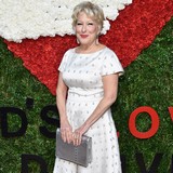Midler 'thrilled' about UK return