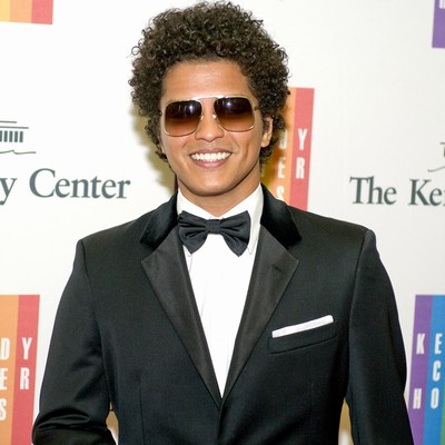 Bruno's tears over Uptown Funk tribute
