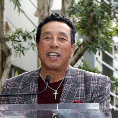 Smokey Robinson: The Houstons are struggling