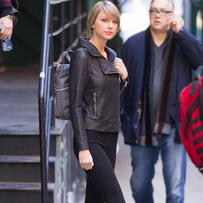 Swift struts her stuff on TV