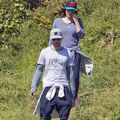Biel, Timberlake raising son out of spotlight