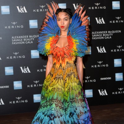 FKA Twigs warns KStew to stop talking about RPatz