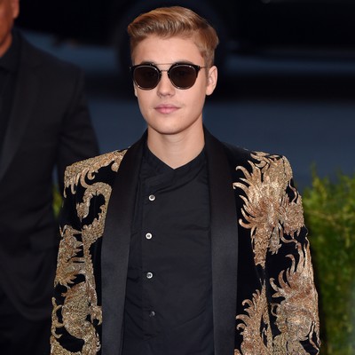 Bieber brings the laughs at CMTs