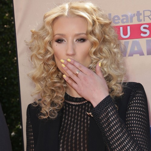 Iggy Azalea ‘drops lawsuit against ex’