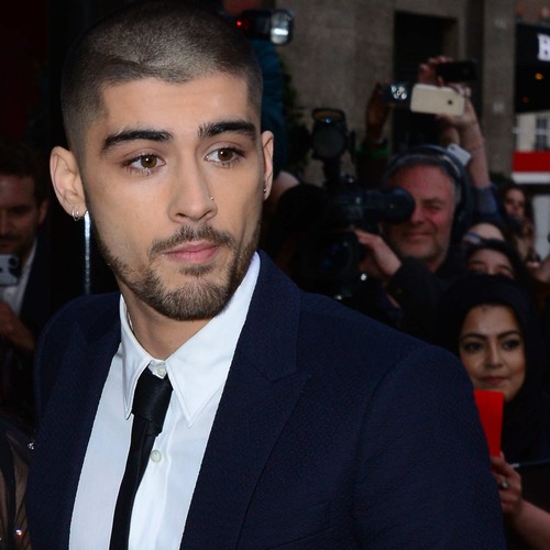 Zayn 'hops fence to make VMAs party'