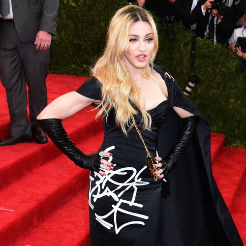 Madonna 'ordered to remove parking signs'