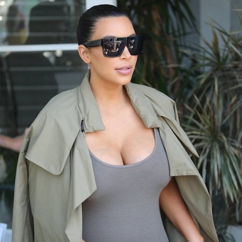 Kim Kardashian and Lil' Kim do their own carpool karaoke