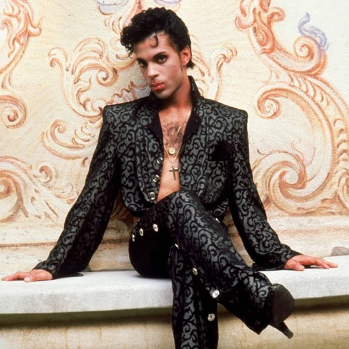 Prince post-mortem underway in Minnesota
