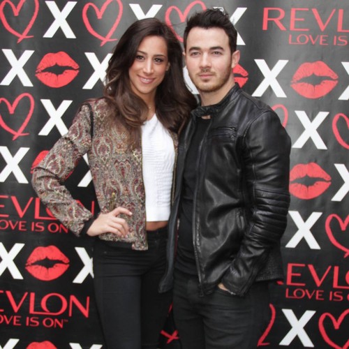 Kevin Jonas and wife Danielle expecting second child