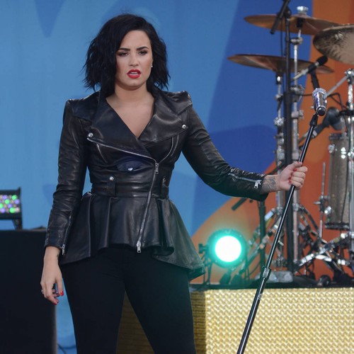 Demi Lovato wows fans with sexy bedroom photos