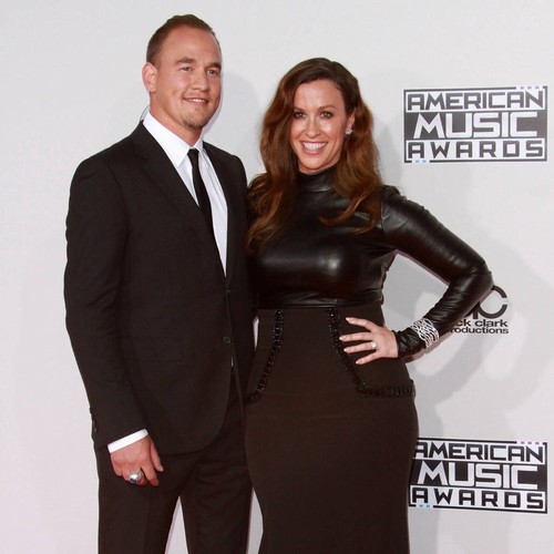 Alanis Morissette a mum again