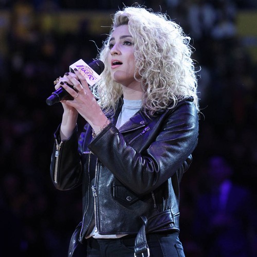 Tori Kelly debuts Christina Grimmie tribute tune