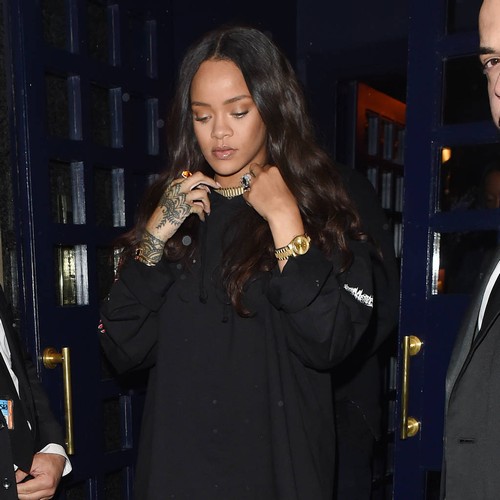 Rihanna dedicates Diamonds to Nice attack victims