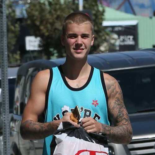 Justin Bieber accuses ex of dating Zayn Malik - report