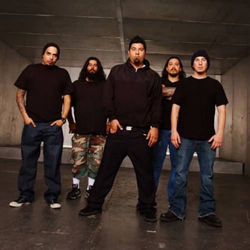 Deftones-to-play-benefit-gigs-for-bass-player