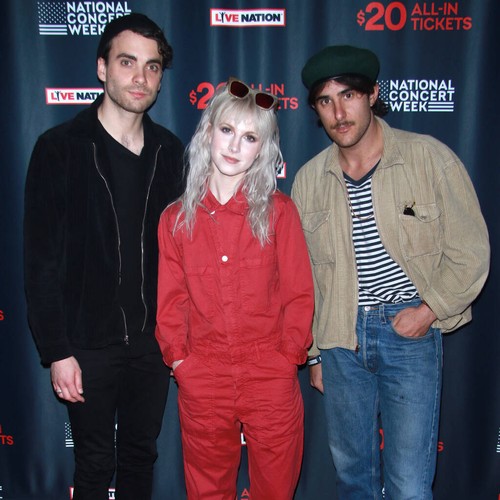Paramore: la band dona parte dei proventi del tour – Music News