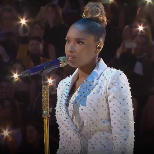 Jennifer-Hudson-says-Whitney-Houston-saved-her-career