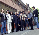 Tim-Rogers-does-Led-Zeppelin-and-AC/DC-with-Lil-Band-O-Gold