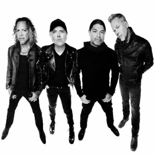 Metallica-frontman-rushed-to-hospital
