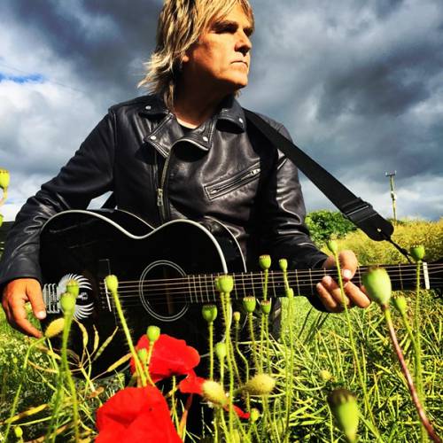 Mike Peters and Glen Tilbrook climb  Mt. Fuji for rock n roll cancer charity