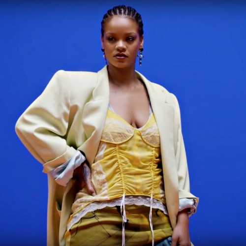 Rihanna says latest album ‘Rated R’ is a classic