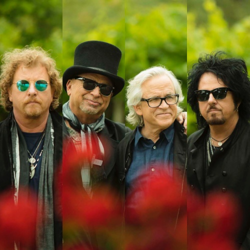 Toto-latest-band-to-sue-for-digital-royalties