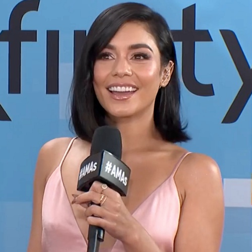 Vanessa Hudgens perfected songs by playing computer games