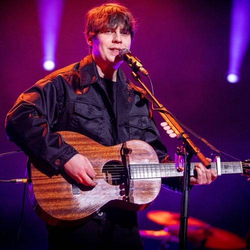 Jake Bugg encabeza el Royal Albert Hall para Teenage Cancer Trust