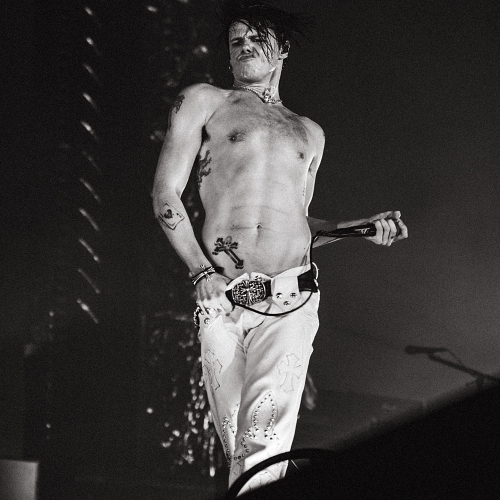 Yungblud opens UK arena tour with triumphant Sheffield homecoming