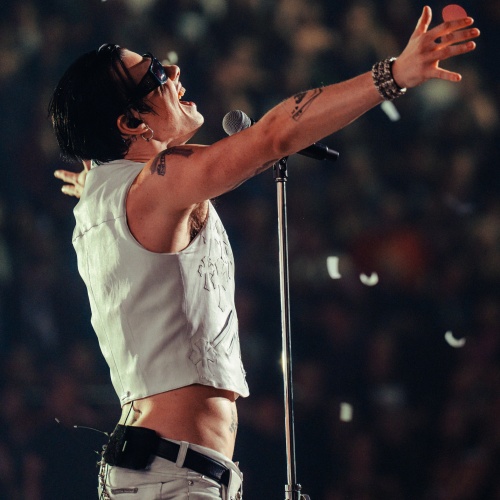 Yungblud triumphs at The O2 Arena during sold-out UK tour