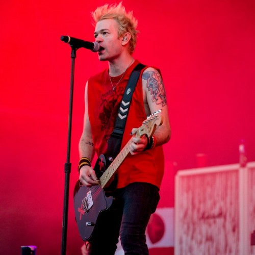 Deryck Whibley prefers touring to making records – Music News