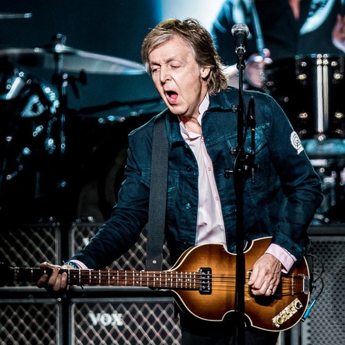 Sir Paul McCartney duets with the late John Lennon at first gig in 2 years - Vimarsana News