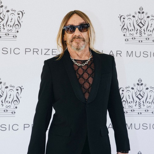 Iggy Pop pranked by Elton John in a gorilla suit