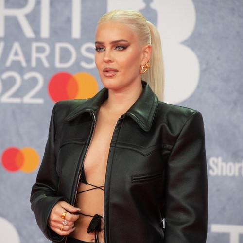 Anne-Marie 'se inspira en el amor por el teatro musical' en nuevo álbum