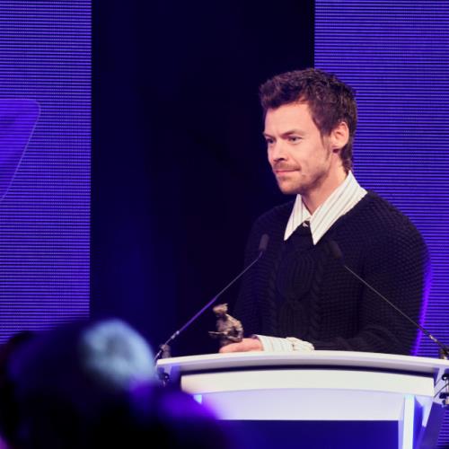Which Radiohead song did Harry Styles lose his virginity to?
