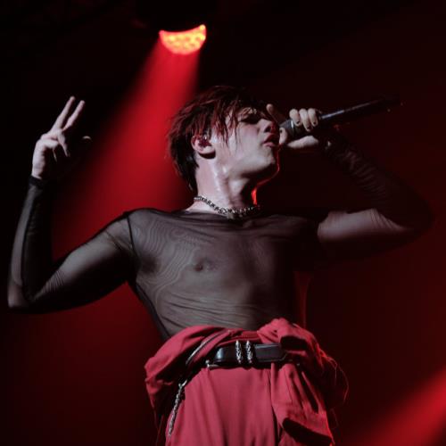 Yungblud breaks down onstage at Bludfest and tells fans he's 'struggling'