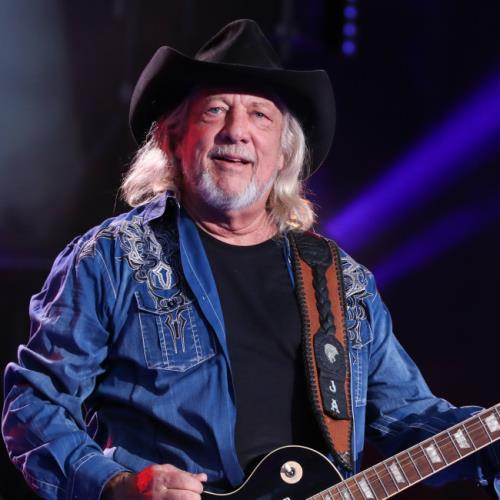 Tim McGraw and Gwen Stefani lead tributes to country legend John Anderson