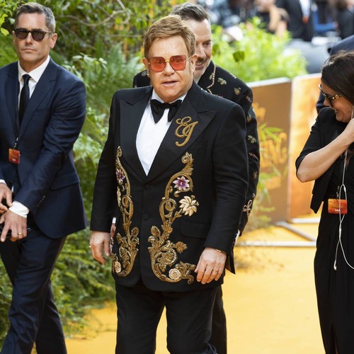 Walking pneumonia prompts Elton John to cut short Auckland gig