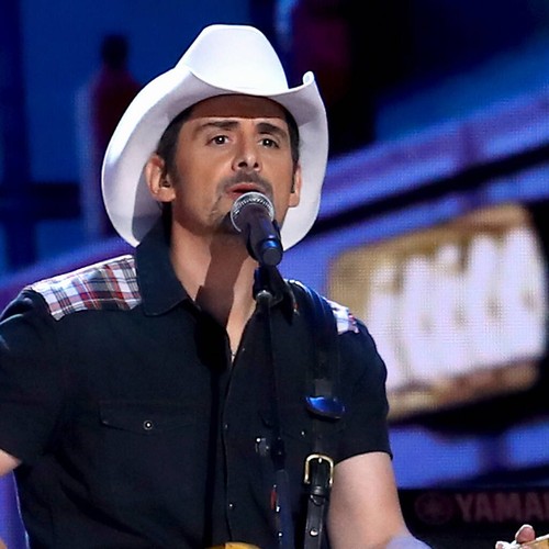 Brad Paisley feels 'deep connection' with fans after crashing virtual happy hours