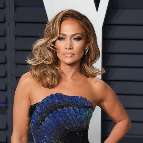 Jennifer Lopez invites New York nurse to party with her